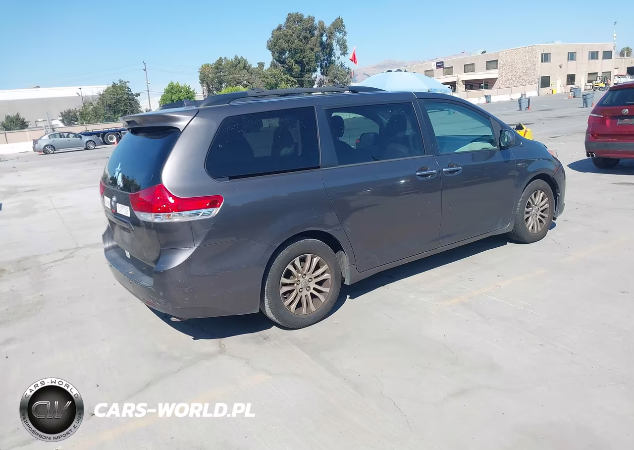 2011 Toyota Sienna Xle V6 VIN:5TDYK3DC8BS162266 - 4