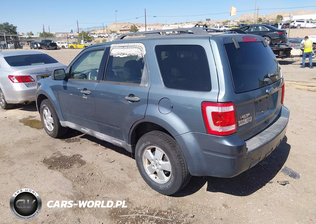 2011 Ford Escape Xlt VIN:1FMCU0D78BKB24755 - 3