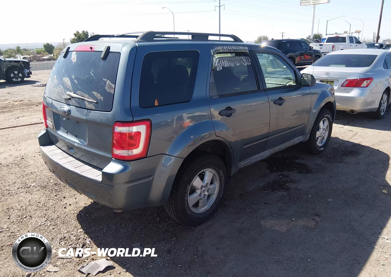 2011 Ford Escape Xlt VIN:1FMCU0D78BKB24755 - 4