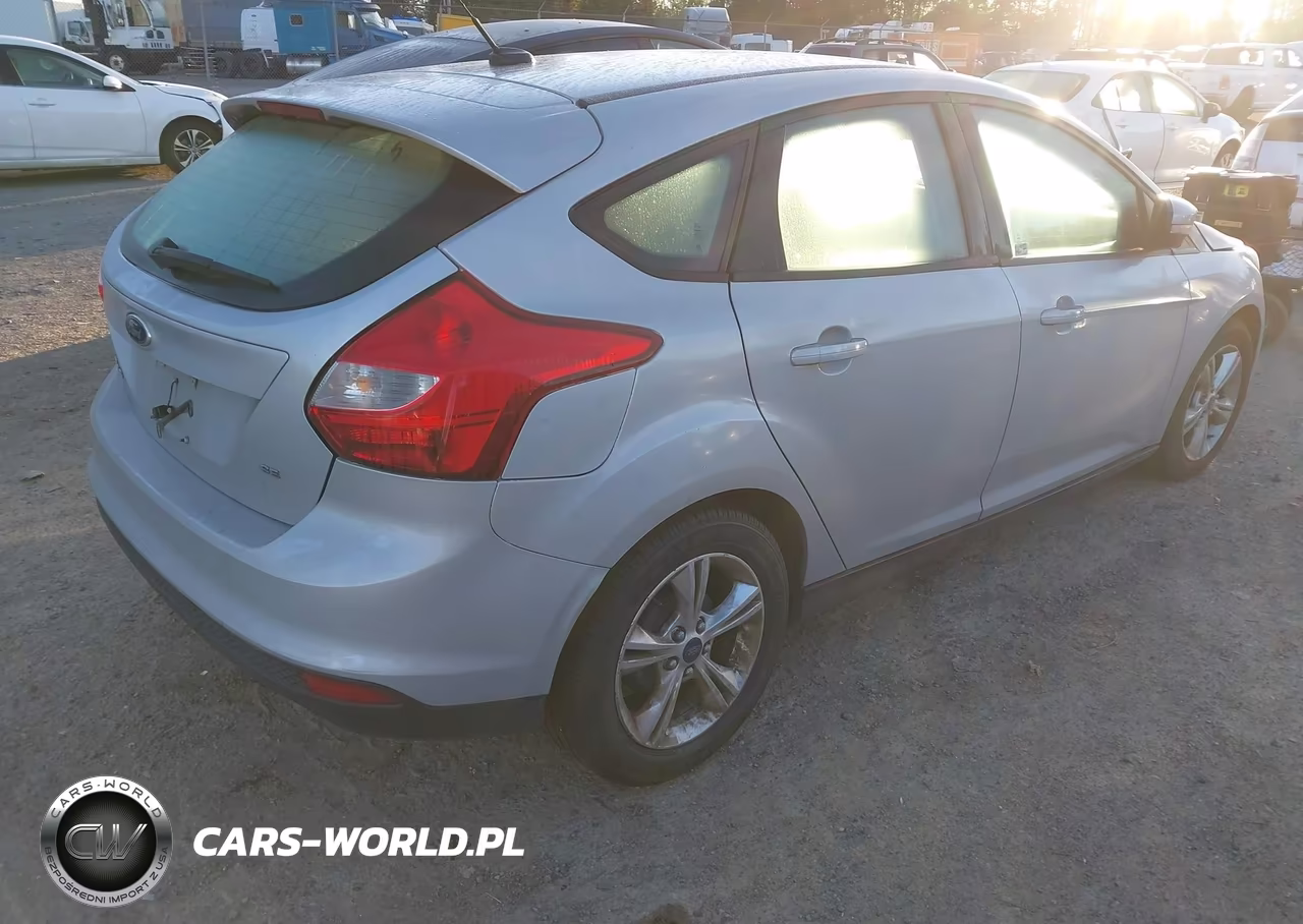 2013 Ford Focus Se VIN:1FADP3K27DL374810 - 4