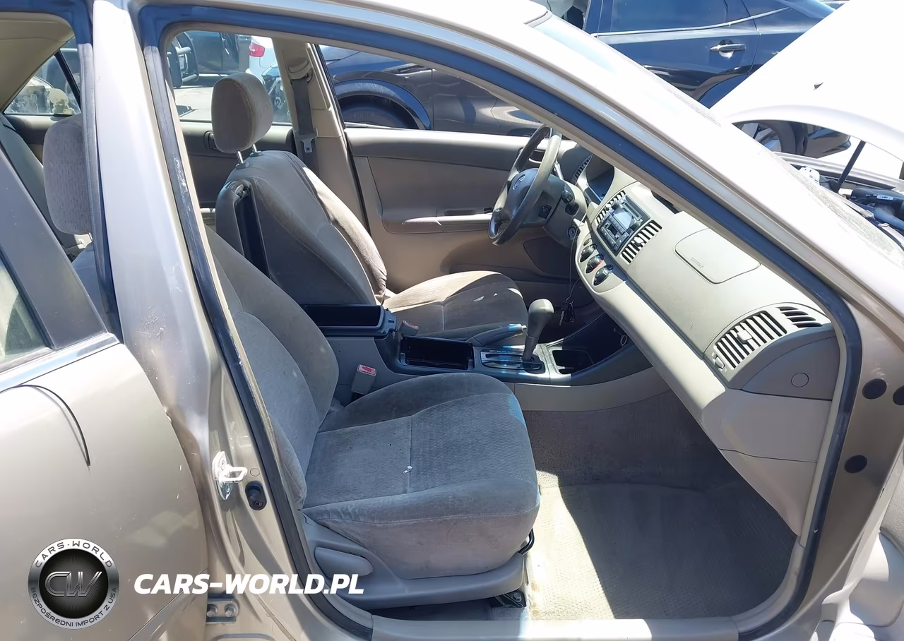 2003 Toyota Camry Le VIN:JTDBE32K330175745 - 5