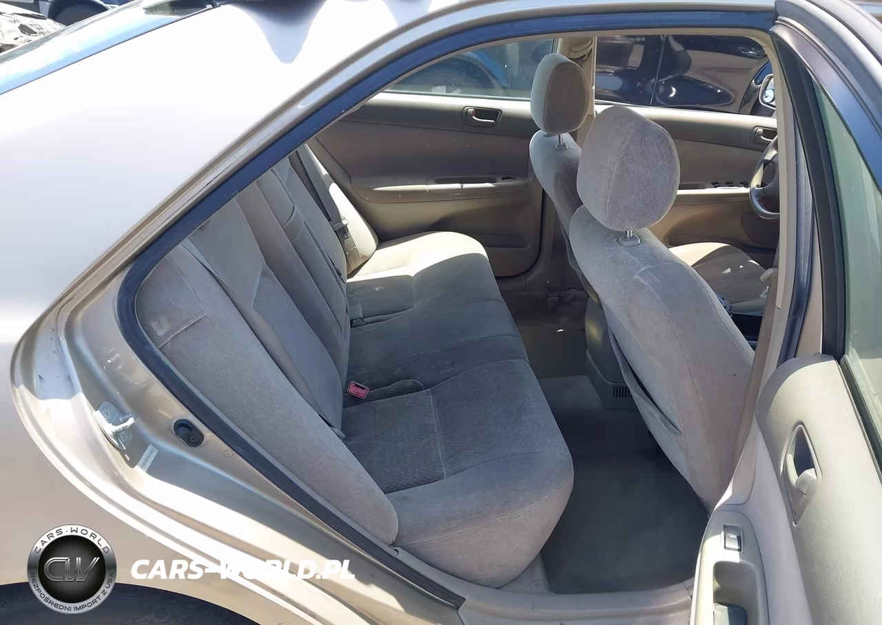 2003 Toyota Camry Le VIN:JTDBE32K330175745 - 8