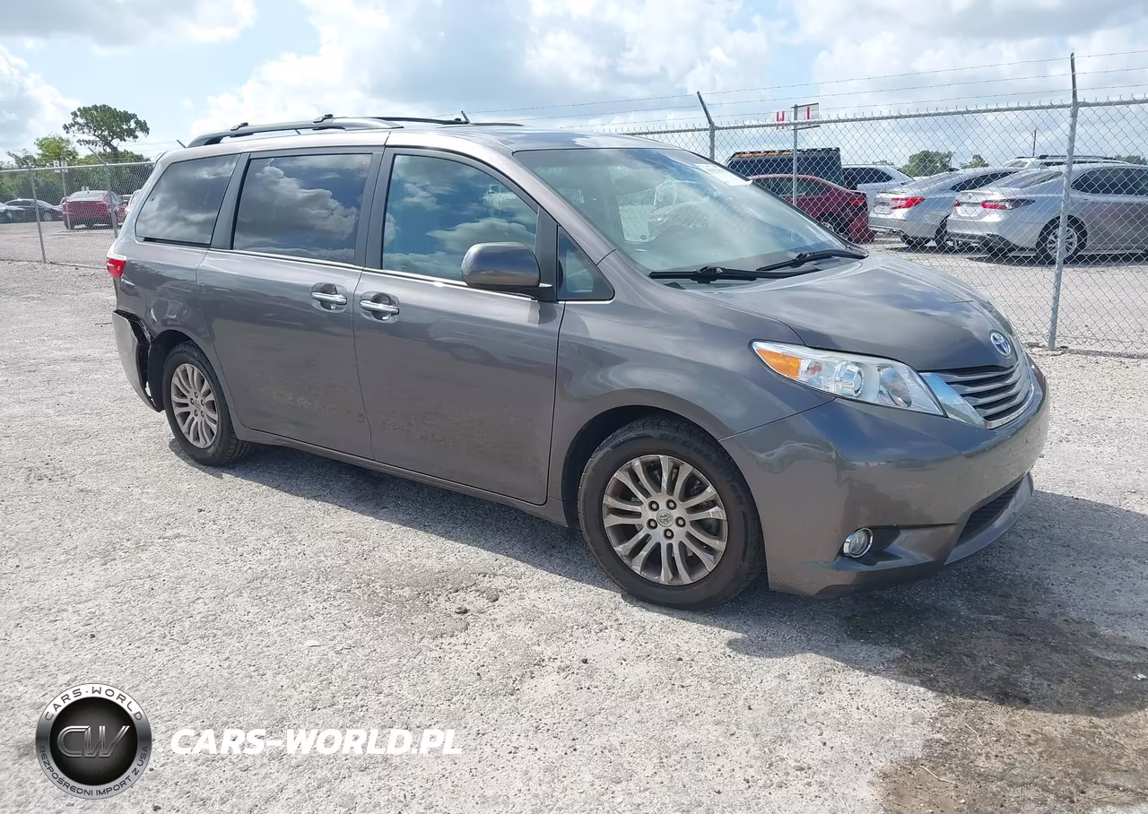 2016 Toyota Sienna Xle 8 Passenger