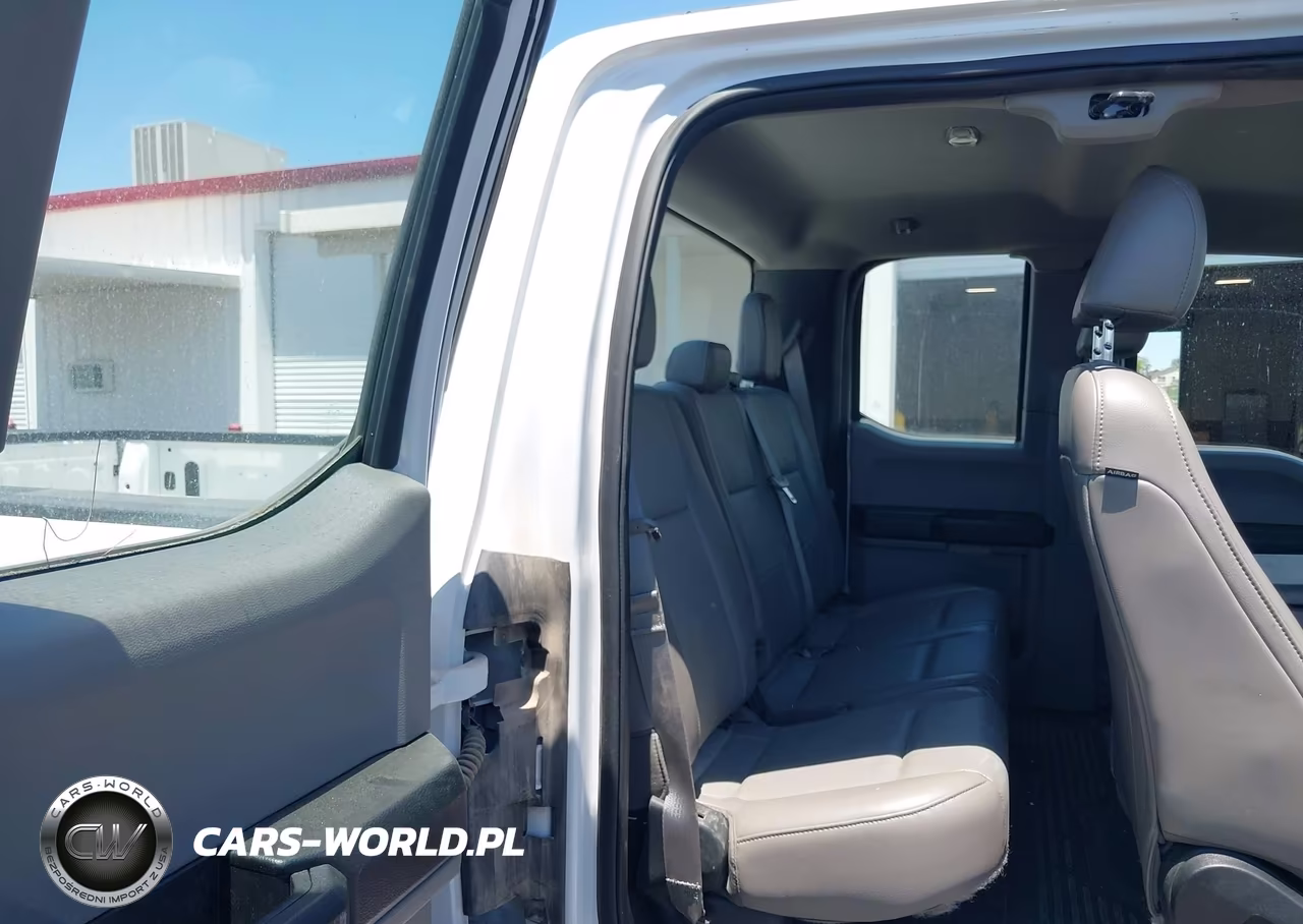 2018 Ford F-250 Xl VIN:1FT7X2B61JEC48754 - 8