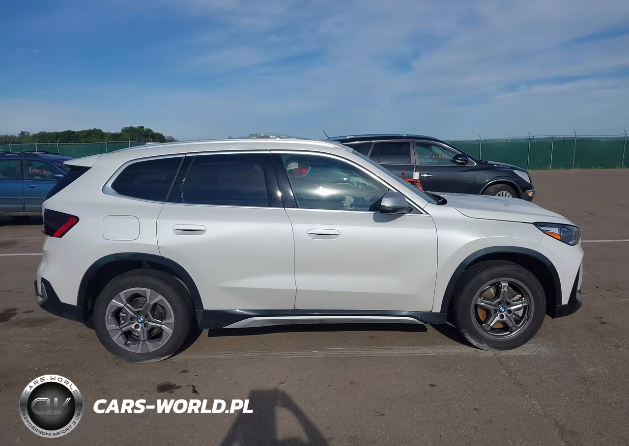 2023 BMW X1 xDrive28I VIN:WBX73EF09P5X67226 - 13