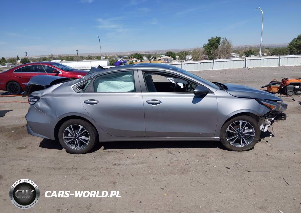 2024 Kia Forte Lxs VIN:3KPF24AD8RE764650 - 12