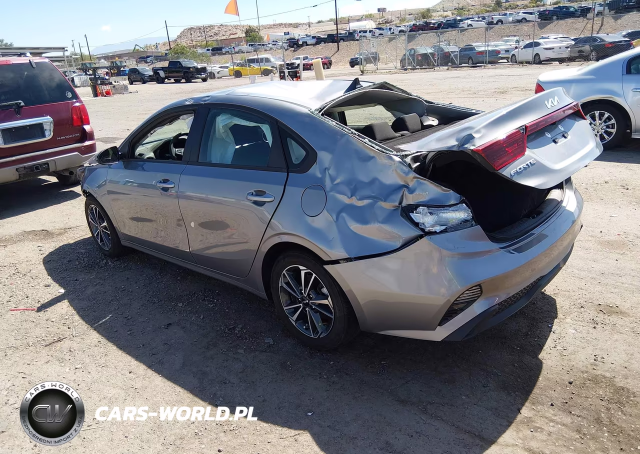 2024 Kia Forte Lxs VIN:3KPF24AD8RE764650 - 3