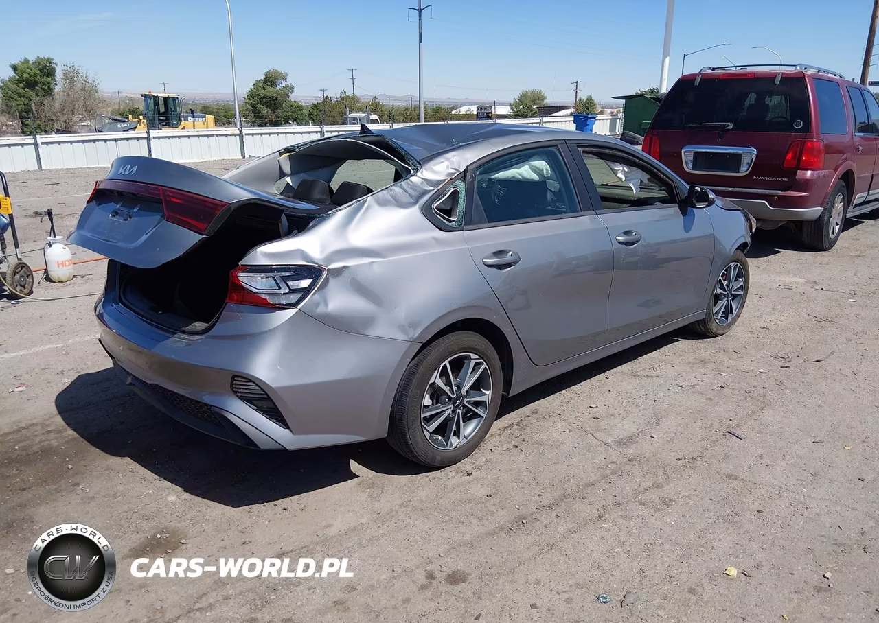 2024 Kia Forte Lxs VIN:3KPF24AD8RE764650 - 4