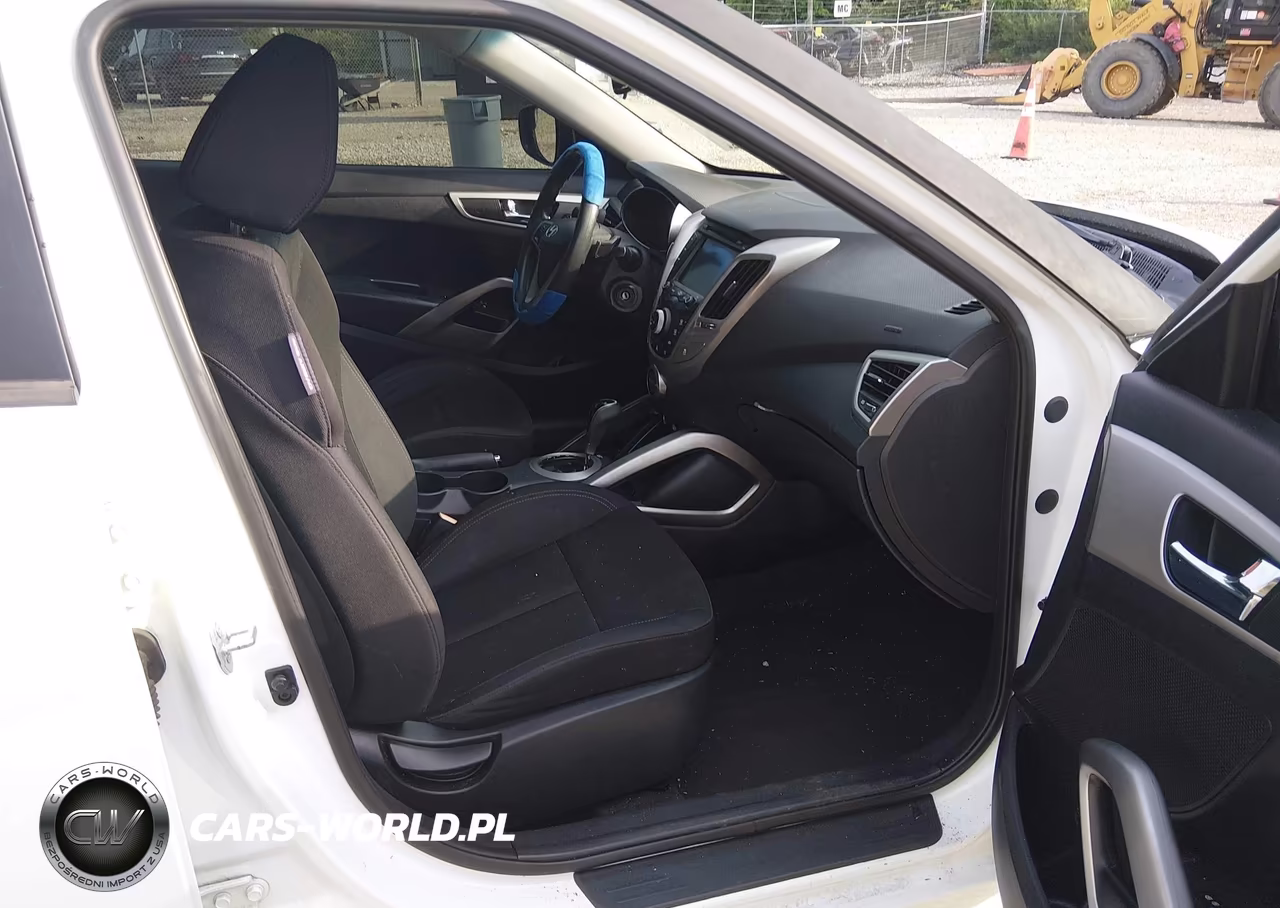 2014 Hyundai Veloster Base W-Black VIN:KMHTC6AD9EU182849 - 5
