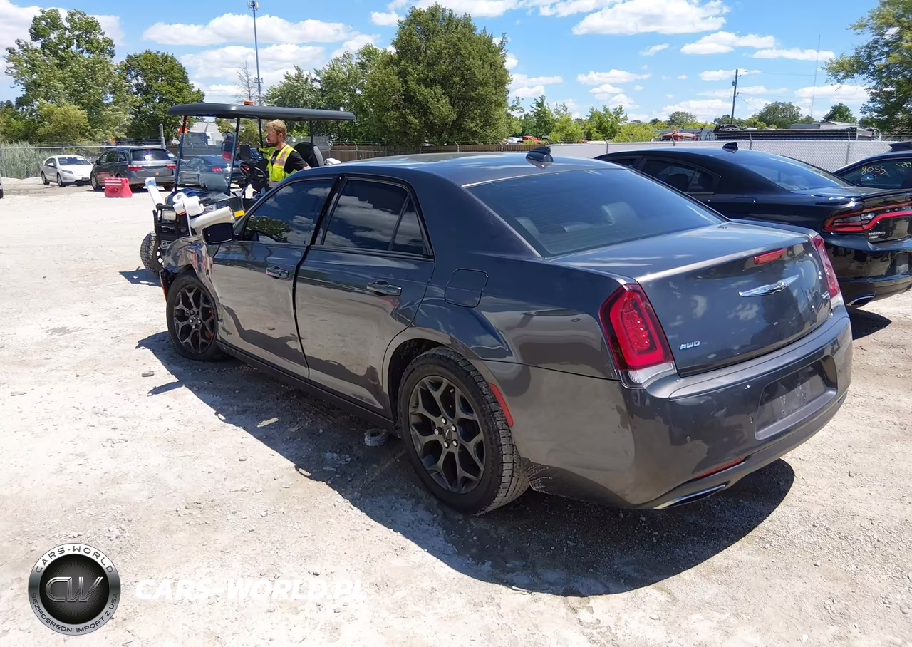 2018 Chrysler 300 300S Awd VIN:2C3CCAGG9JH165429 - 3