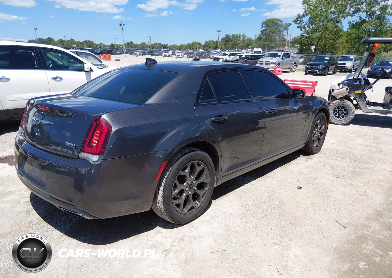 2018 Chrysler 300 300S Awd VIN:2C3CCAGG9JH165429 - 4