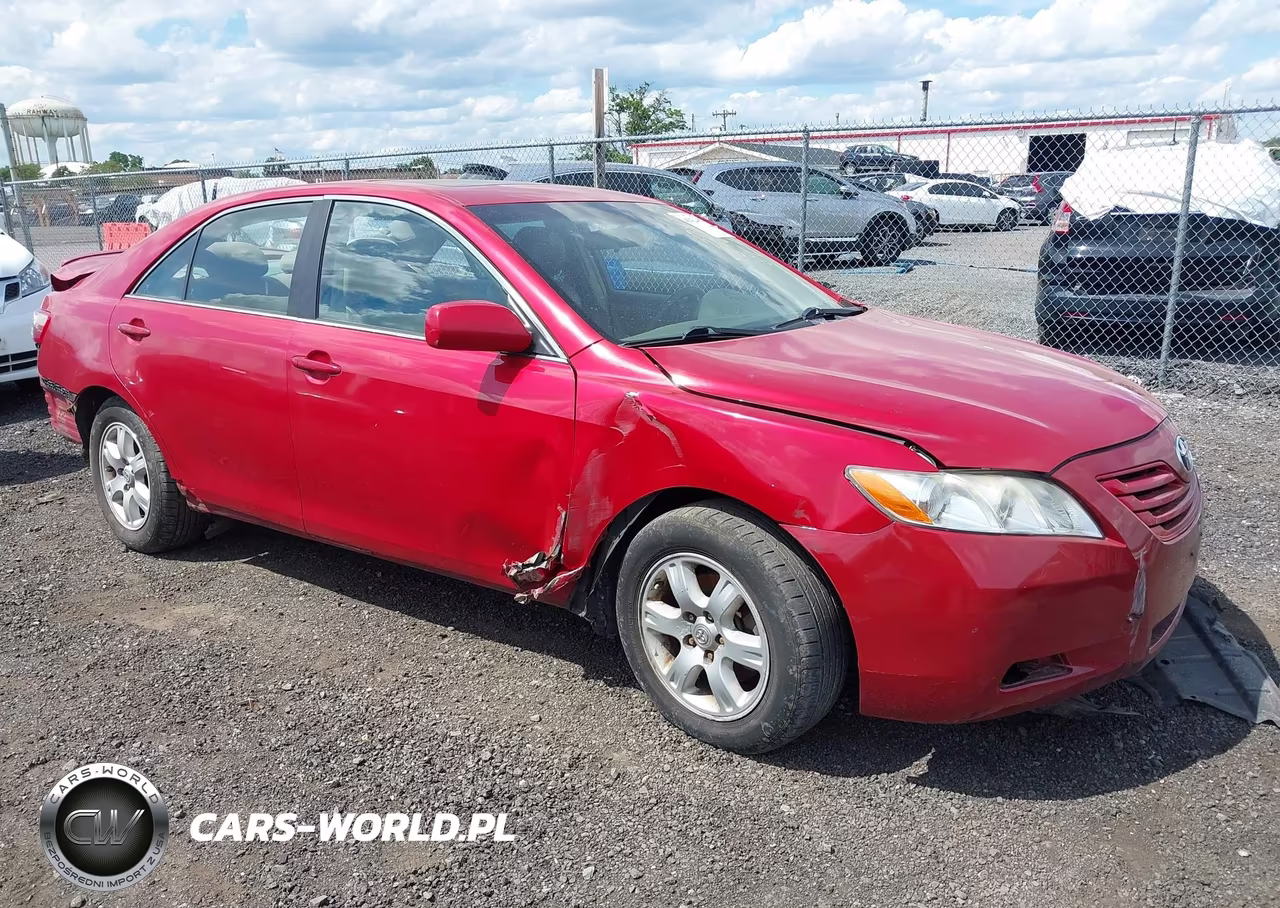 2009 Toyota Camry Le – zdjęcie 1 z 16