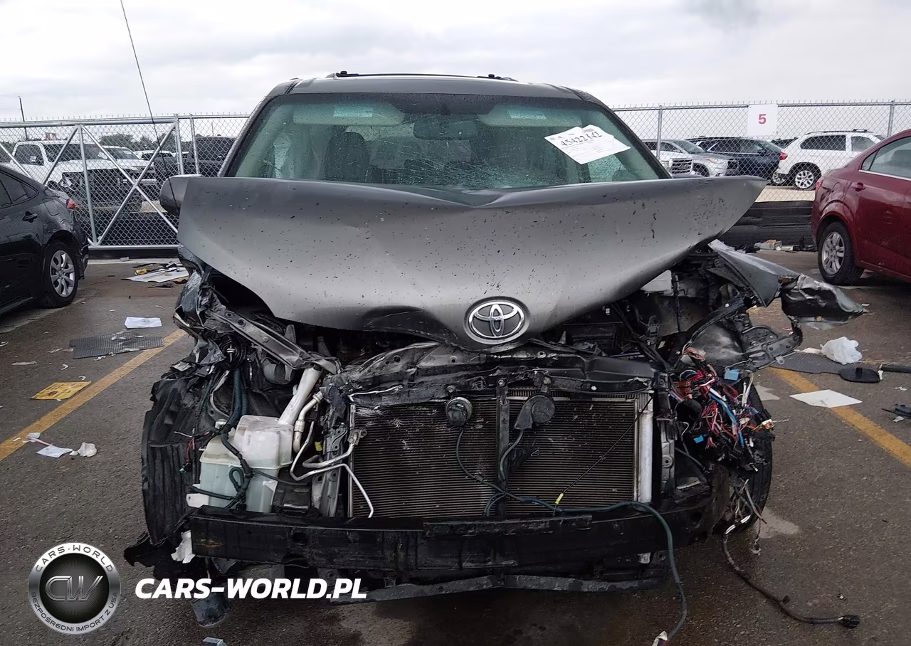 2011 Toyota Sienna Xle V6 VIN:5TDYK3DCXBS015527 - 13