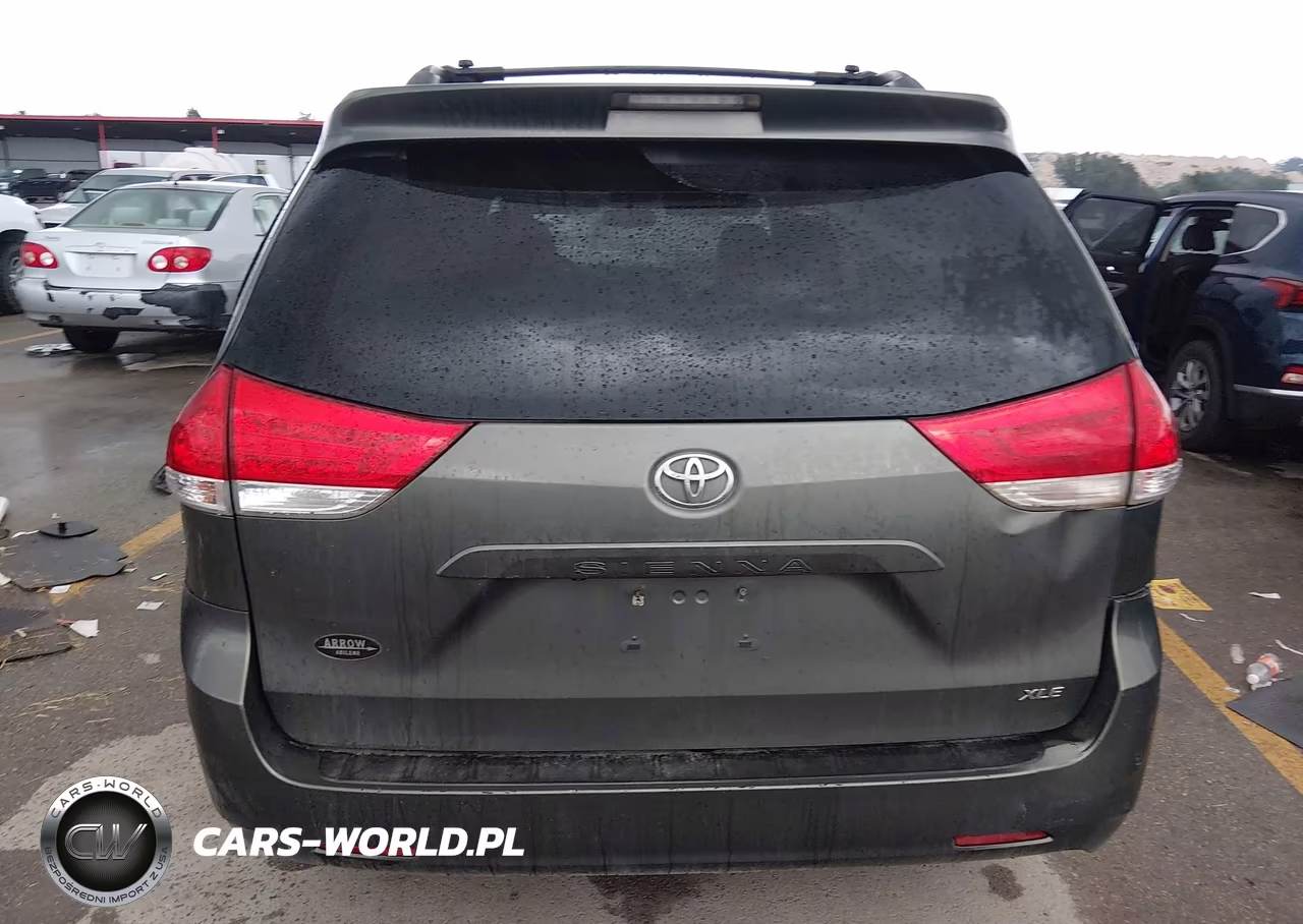 2011 Toyota Sienna Xle V6 VIN:5TDYK3DCXBS015527 - 17