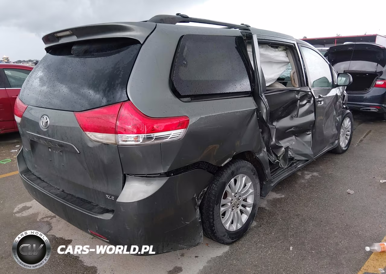 2011 Toyota Sienna Xle V6 VIN:5TDYK3DCXBS015527 - 4