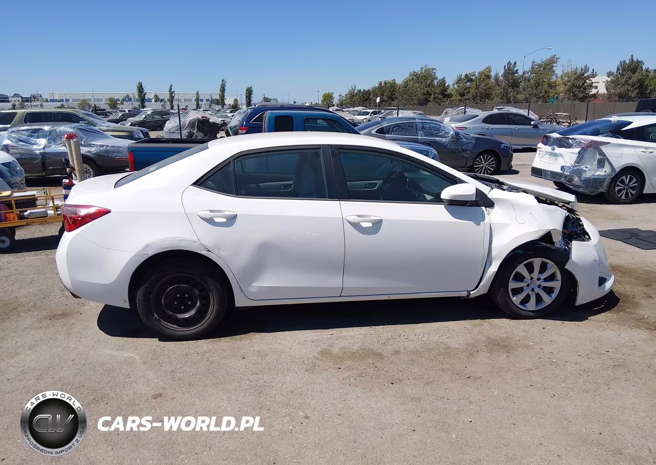 2019 Toyota Corolla Le VIN:5YFBURHE7KP925935 - 14