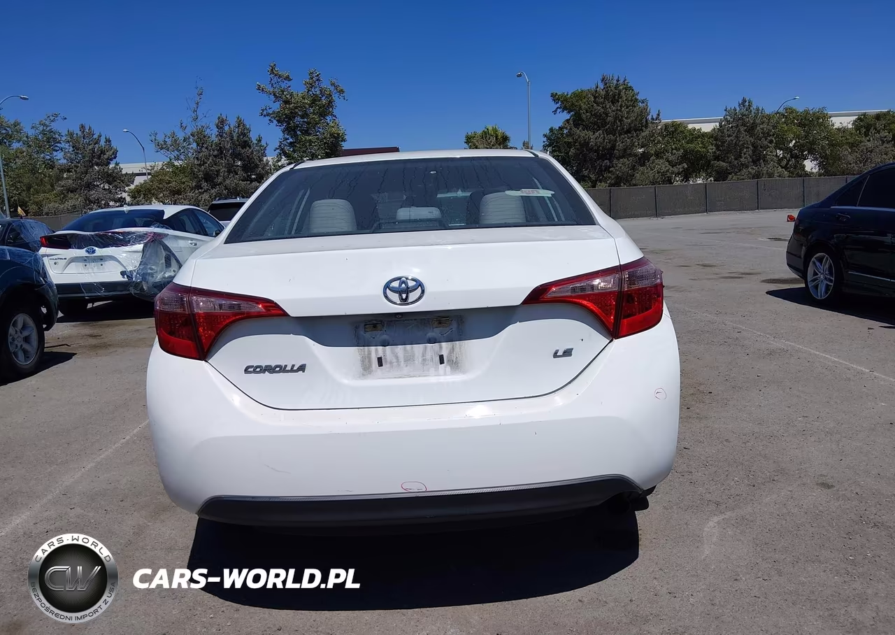2019 Toyota Corolla Le VIN:5YFBURHE7KP925935 - 17