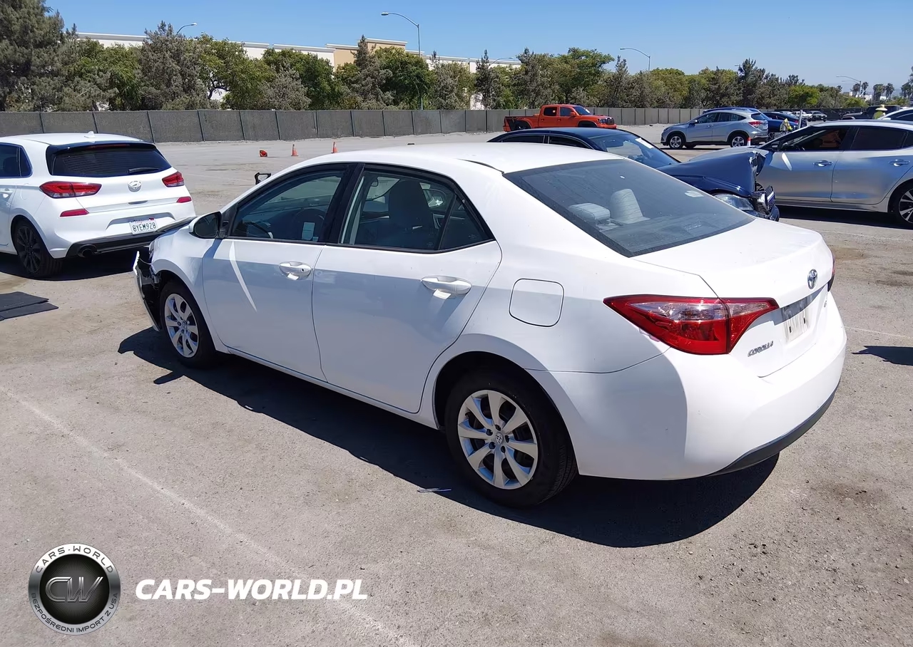 2019 Toyota Corolla Le VIN:5YFBURHE7KP925935 - 3