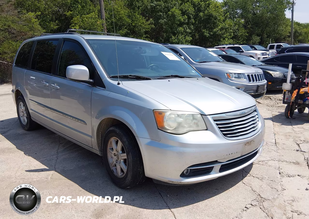 2012 Chrysler Town & Country Touring – zdjęcie 1 z 10