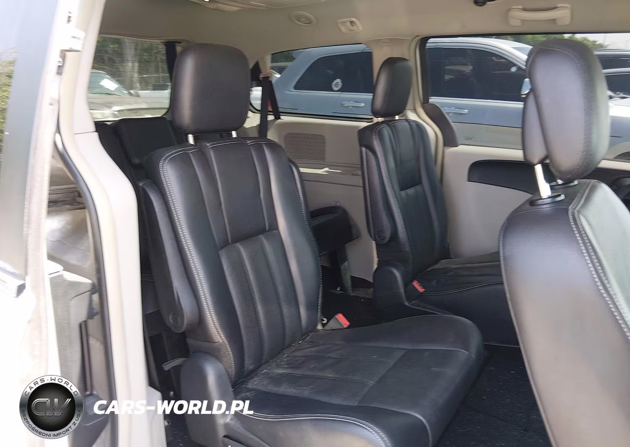 2012 Chrysler Town & Country Touring VIN:2C4RC1BG0CR305040 - 8