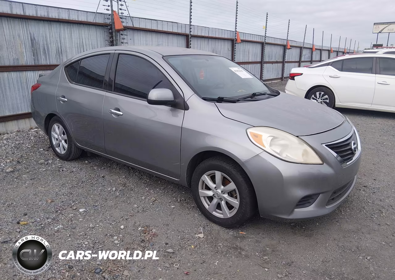 2014 Nissan Versa 1.6 Sv – zdjęcie 1 z 13
