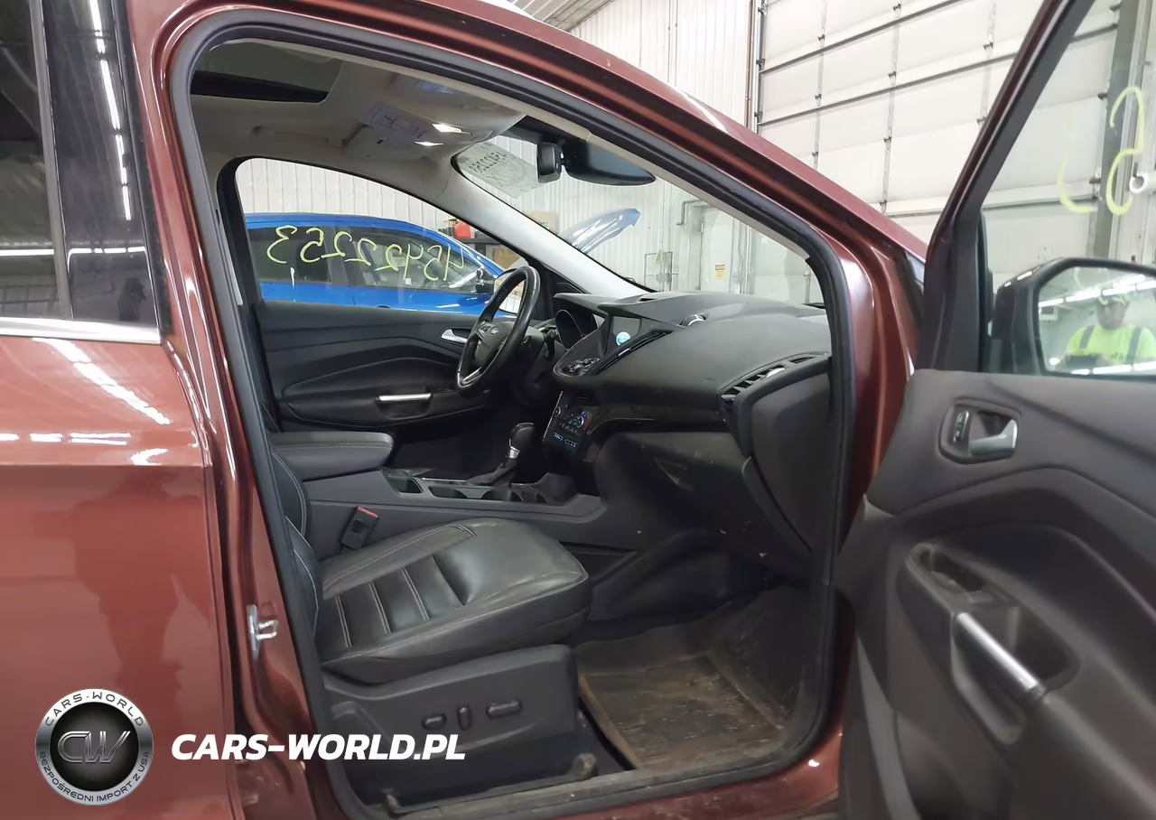 2018 Ford Escape Titanium VIN:1FMCU9J91JUA91806 - 5