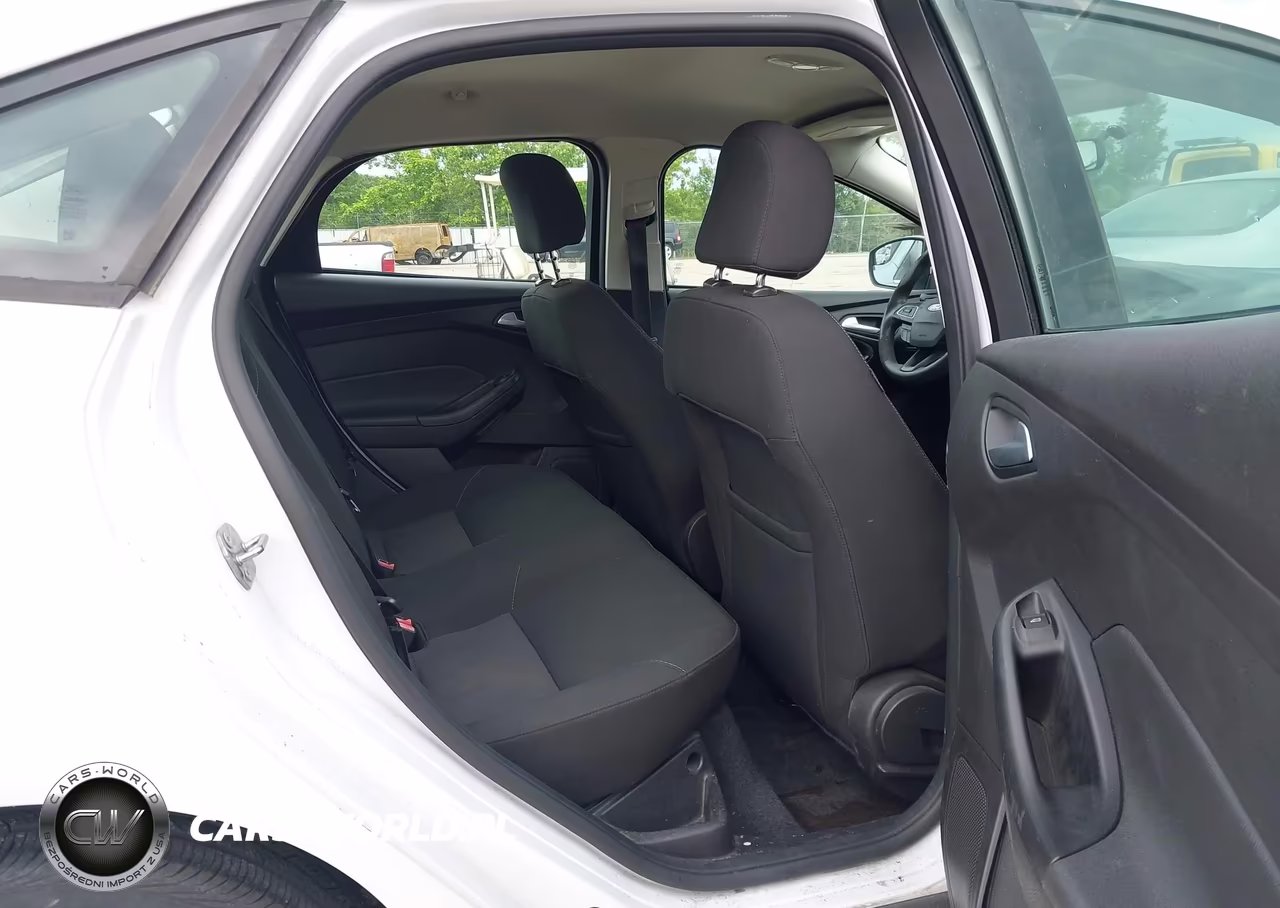 2015 Ford Focus Se VIN:1FADP3F23FL250059 - 8