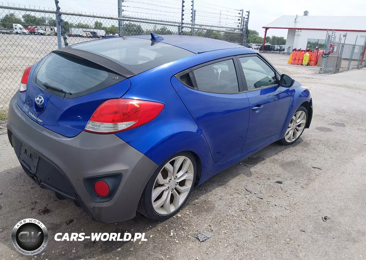 2012 Hyundai Veloster Base W-Black VIN:KMHTC6ADXCU072325 - 4
