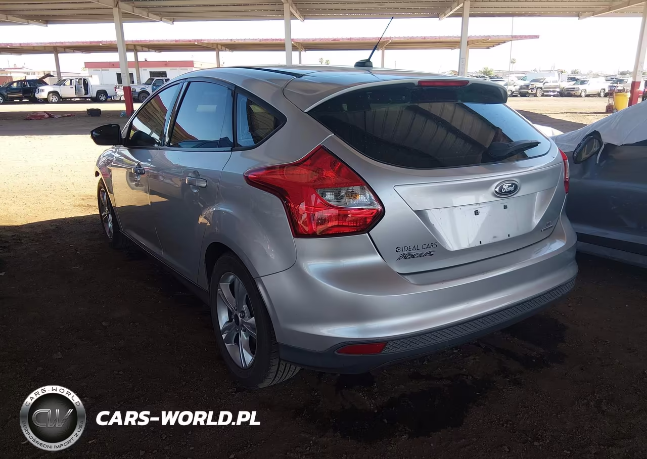 2014 Ford Focus Se VIN:1FADP3K20EL239671 - 3