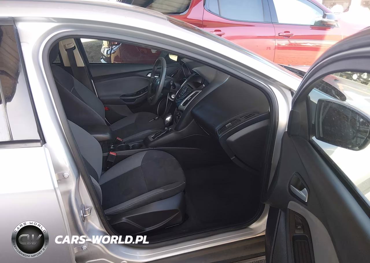 2014 Ford Focus Se VIN:1FADP3K20EL239671 - 5