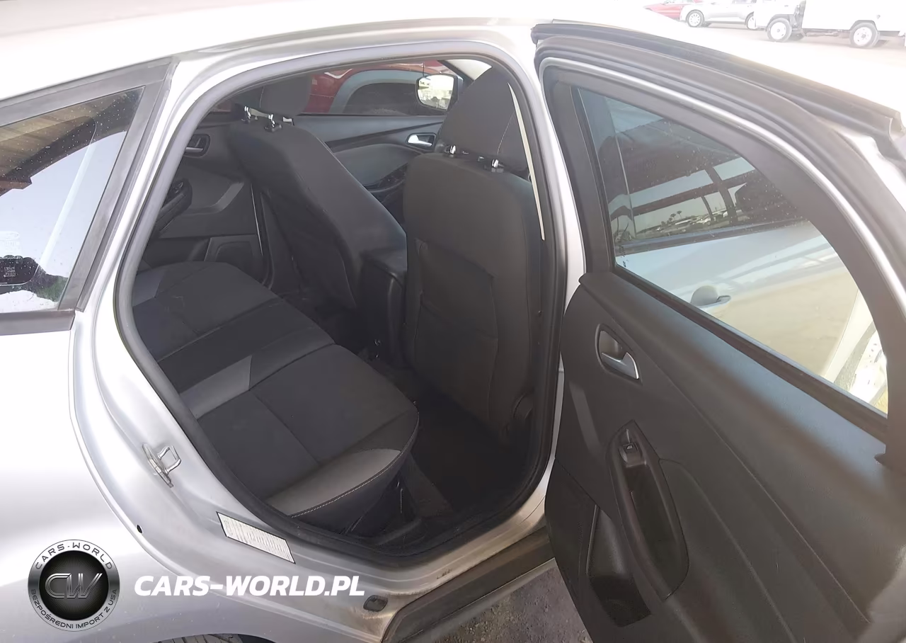 2014 Ford Focus Se VIN:1FADP3K20EL239671 - 8