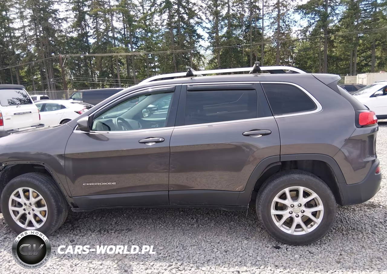 2017 Jeep Cherokee Latitude 4X4 VIN:1C4PJMCB5HW657885 - 14