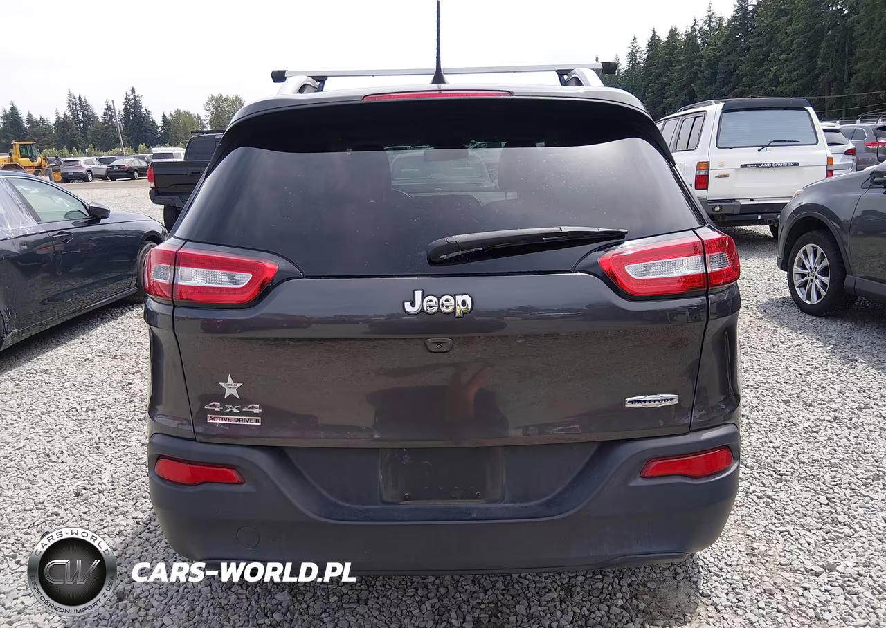 2017 Jeep Cherokee Latitude 4X4 VIN:1C4PJMCB5HW657885 - 16