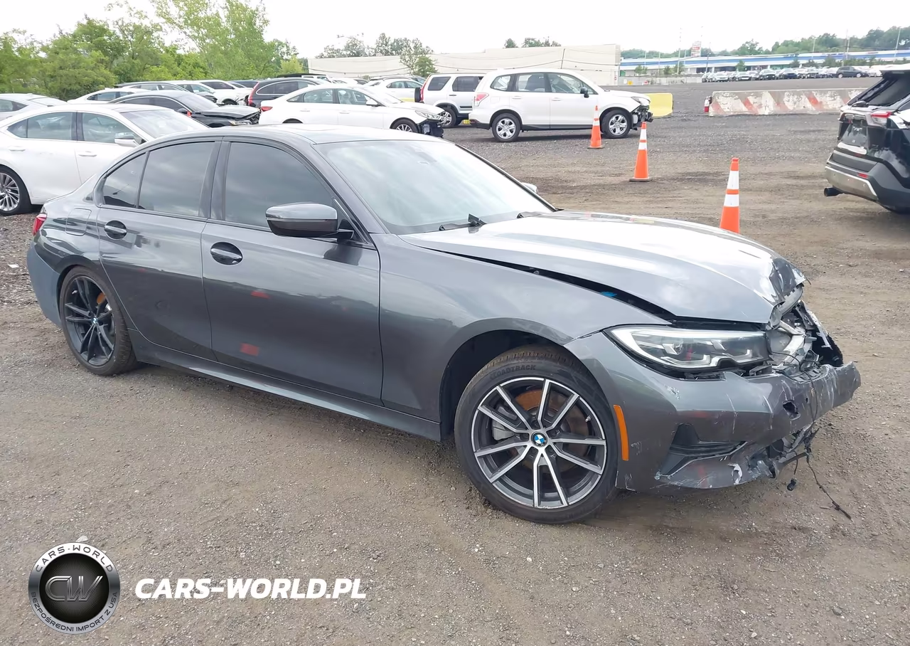 2021 BMW 330I xDrive – zdjęcie 1 z 17