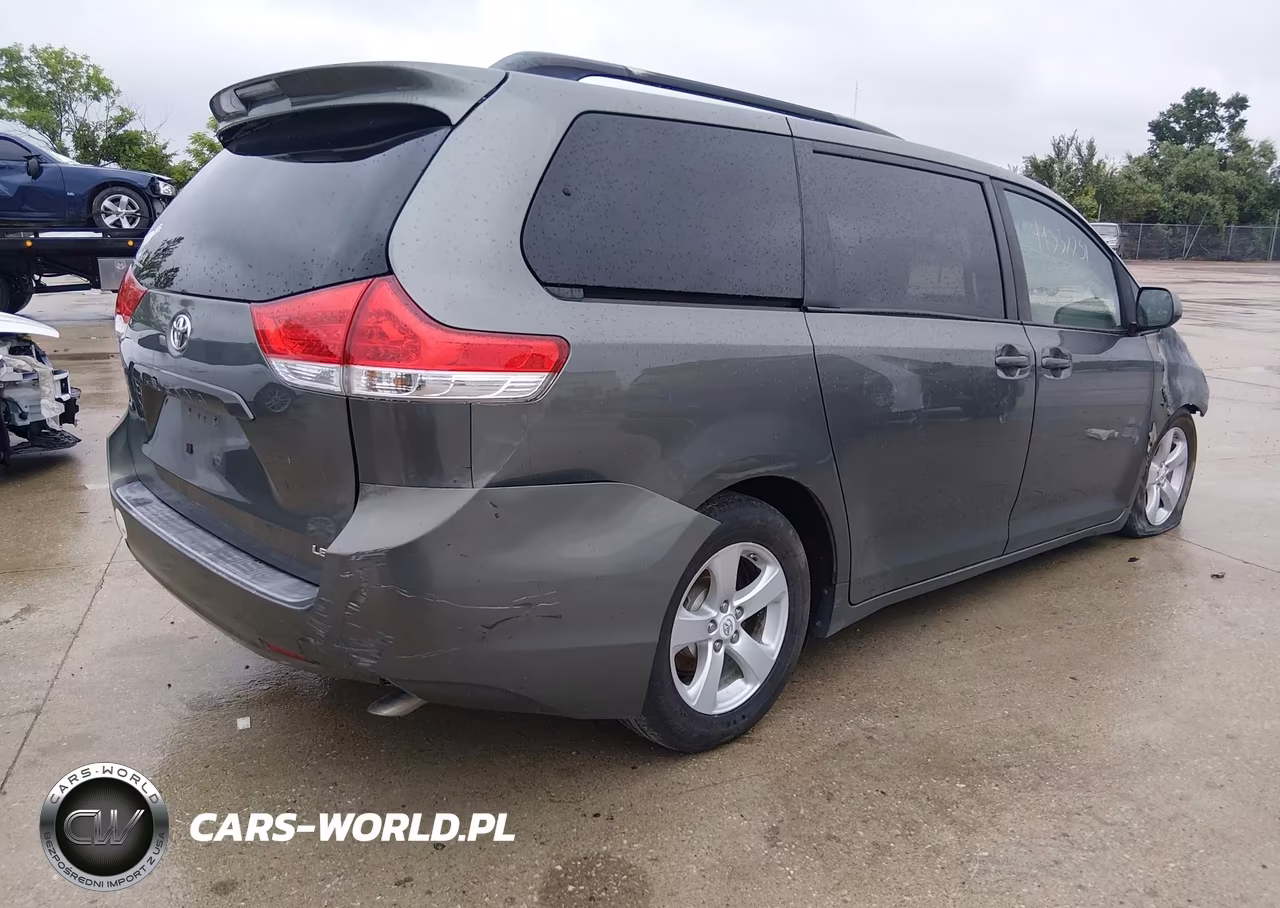 2011 Toyota Sienna Le V6 VIN:5TDKK3DC6BS045601 - 4