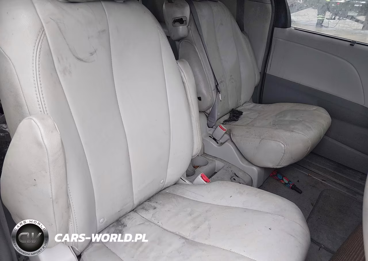 2011 Toyota Sienna Le V6 VIN:5TDKK3DC6BS045601 - 8
