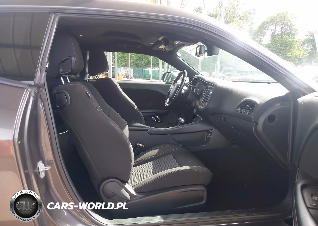 2021 Dodge Challenger Sxt VIN:2C3CDZAG2MH623370 - 5