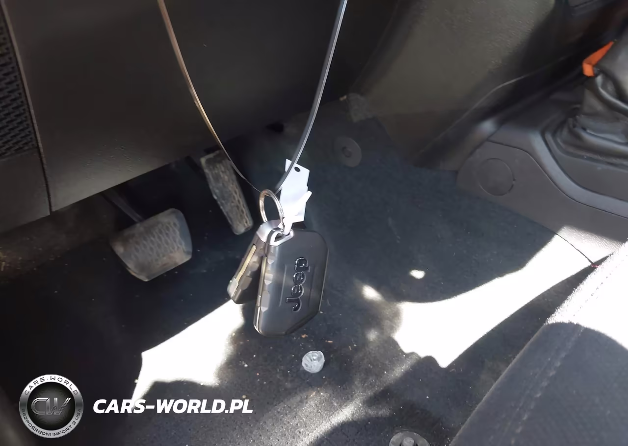 2022 Jeep Gladiator Altitude 4X4 VIN:1C6HJTAG1NL141623 - 11