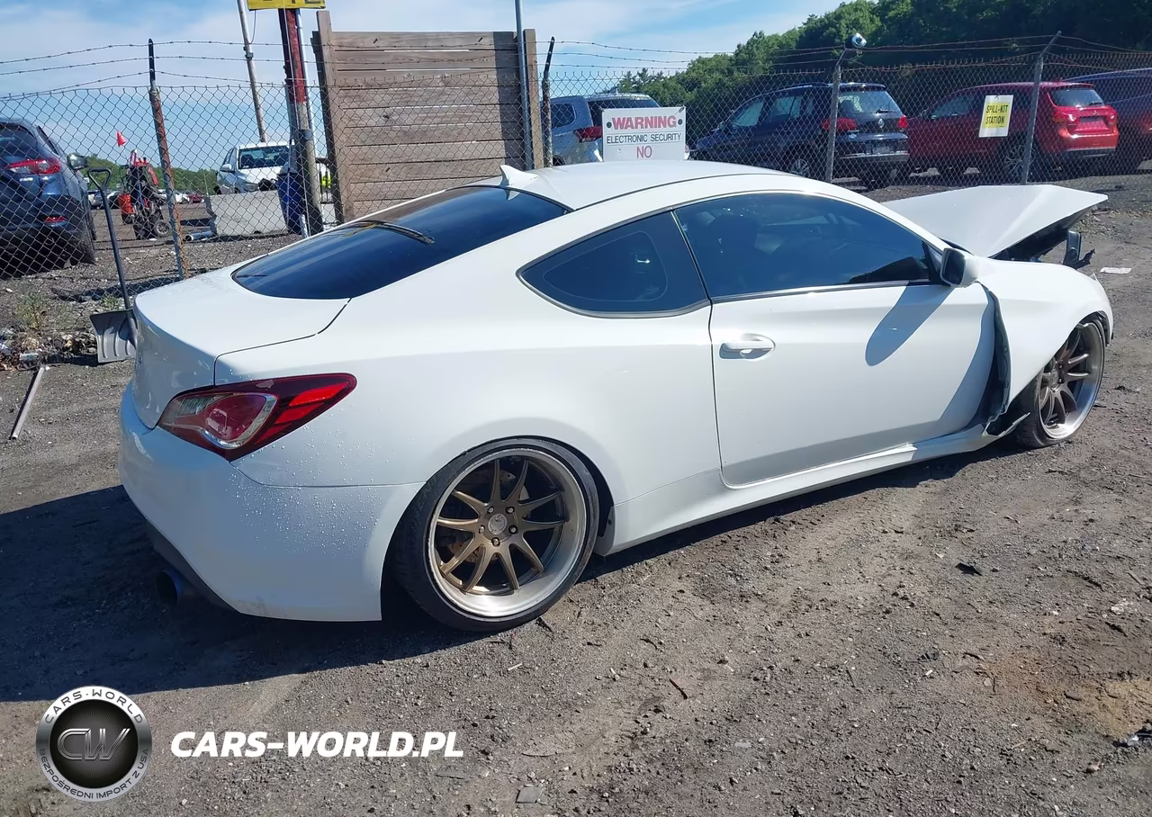 2010 Hyundai Genesis 3.8 VIN:KMHHU6KH7AU005327 - 4