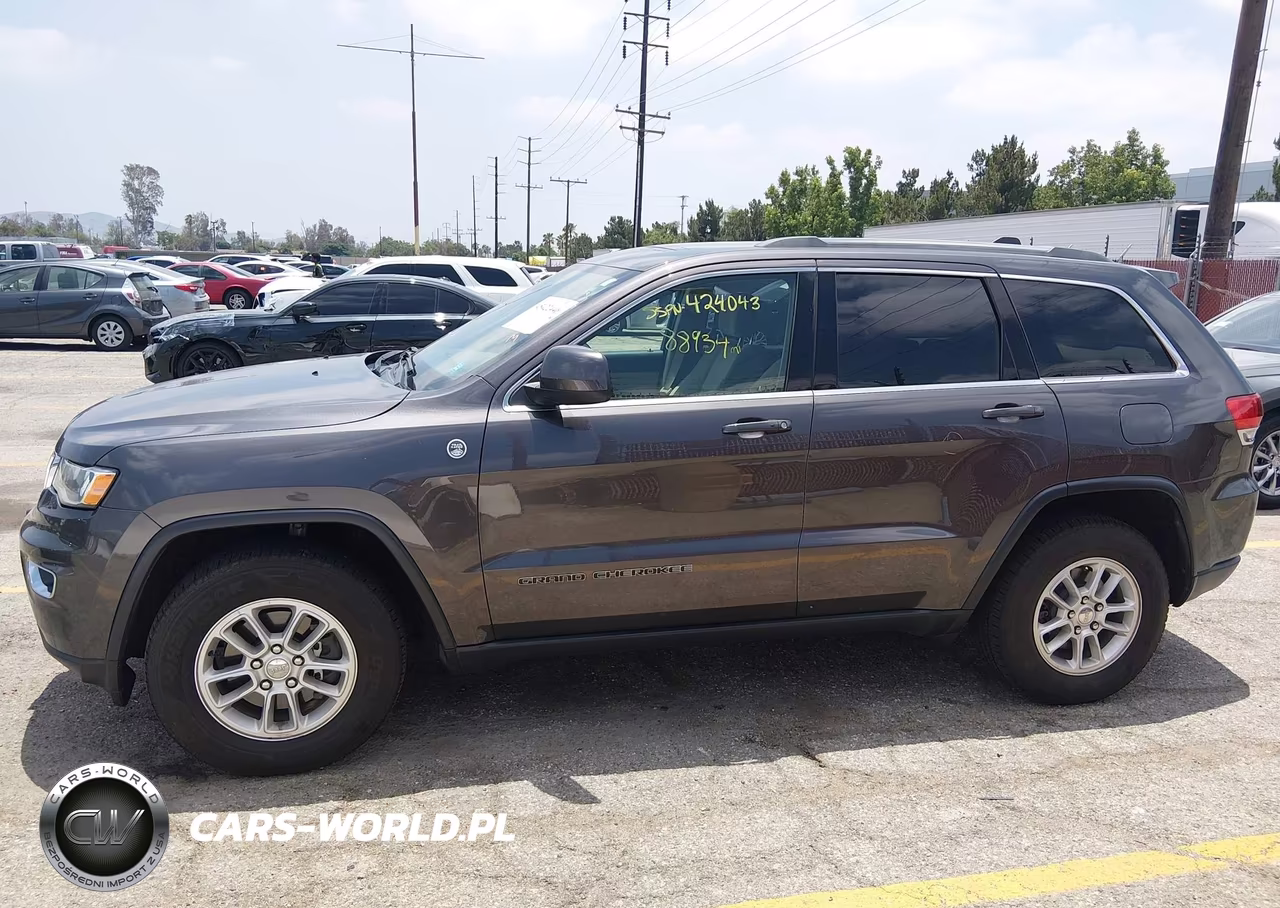 2019 Jeep Grand Cherokee Laredo E 4X4 VIN:1C4RJFAG8KC837020 - 14