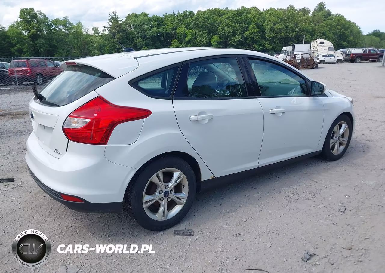 2014 Ford Focus Se VIN:1FADP3K27EL287720 - 4