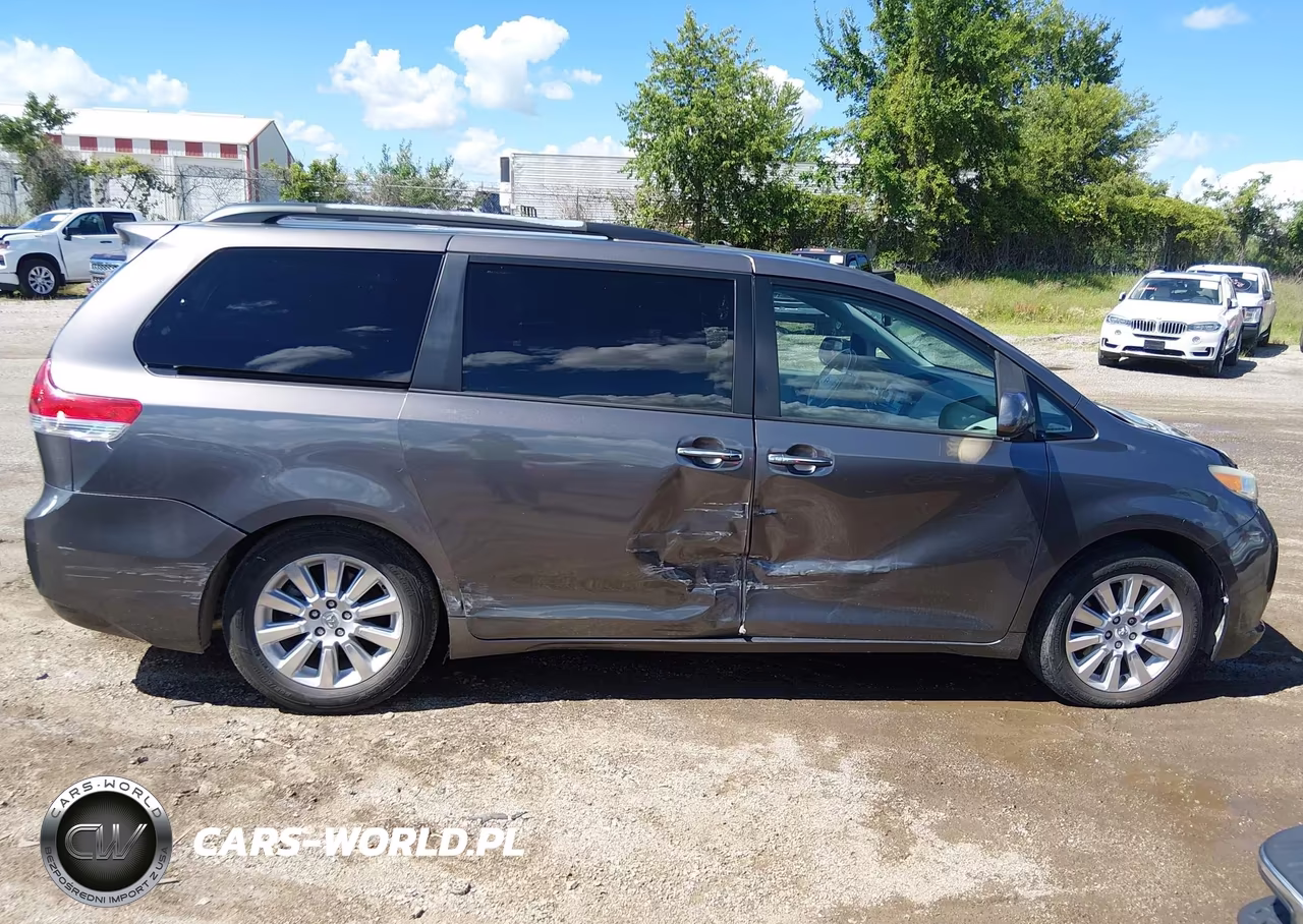 2011 Toyota Sienna Limited V6 VIN:5TDYK3DC3BS149487 - 13
