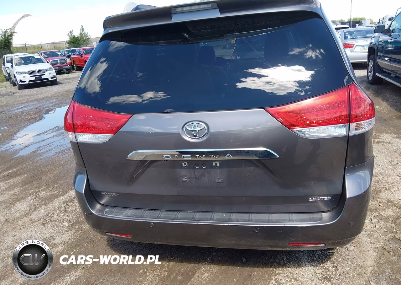 2011 Toyota Sienna Limited V6 VIN:5TDYK3DC3BS149487 - 16
