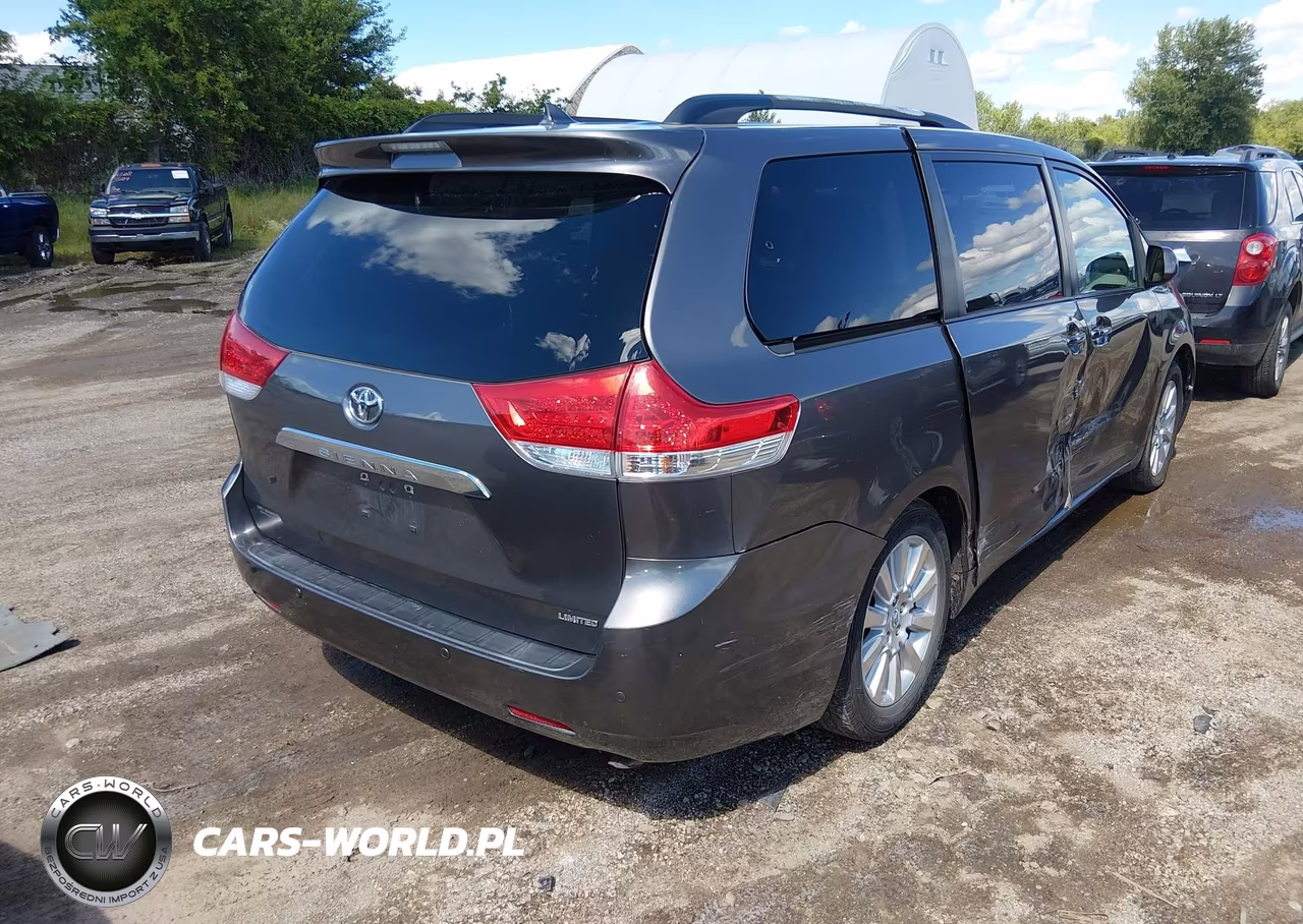 2011 Toyota Sienna Limited V6 VIN:5TDYK3DC3BS149487 - 4