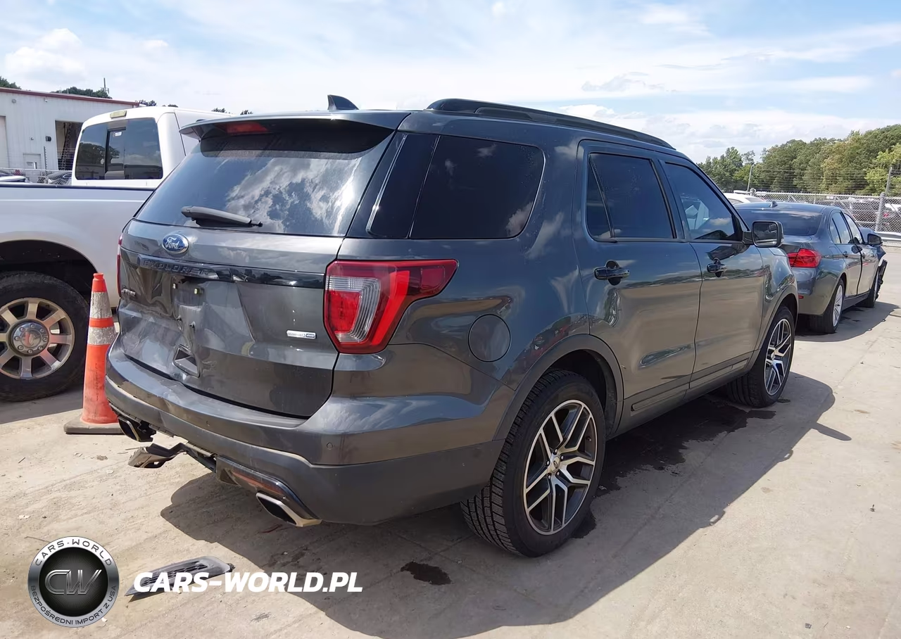 2017 Ford Explorer Sport VIN:1FM5K8GT5HGB06487 - 4