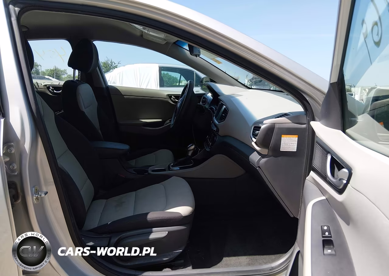 2018 Hyundai Ioniq Hybrid Blue VIN:KMHC65LC1JU060325 - 5