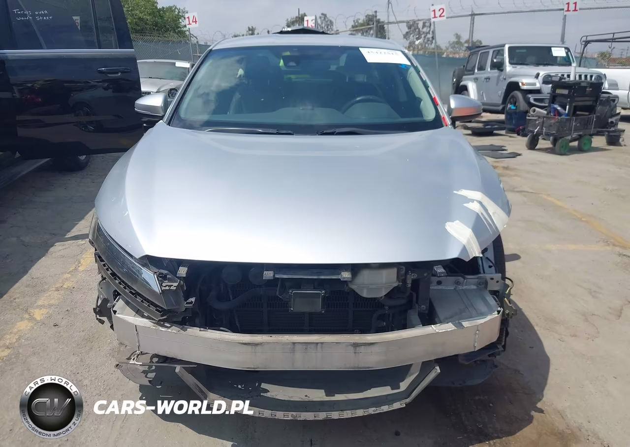 2018 Honda Clarity Plug-In Hybrid VIN:JHMZC5F11JC015620 - 13
