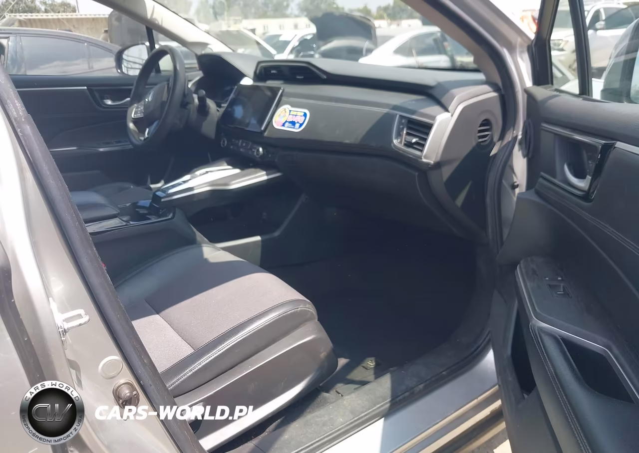 2018 Honda Clarity Plug-In Hybrid VIN:JHMZC5F11JC015620 - 5