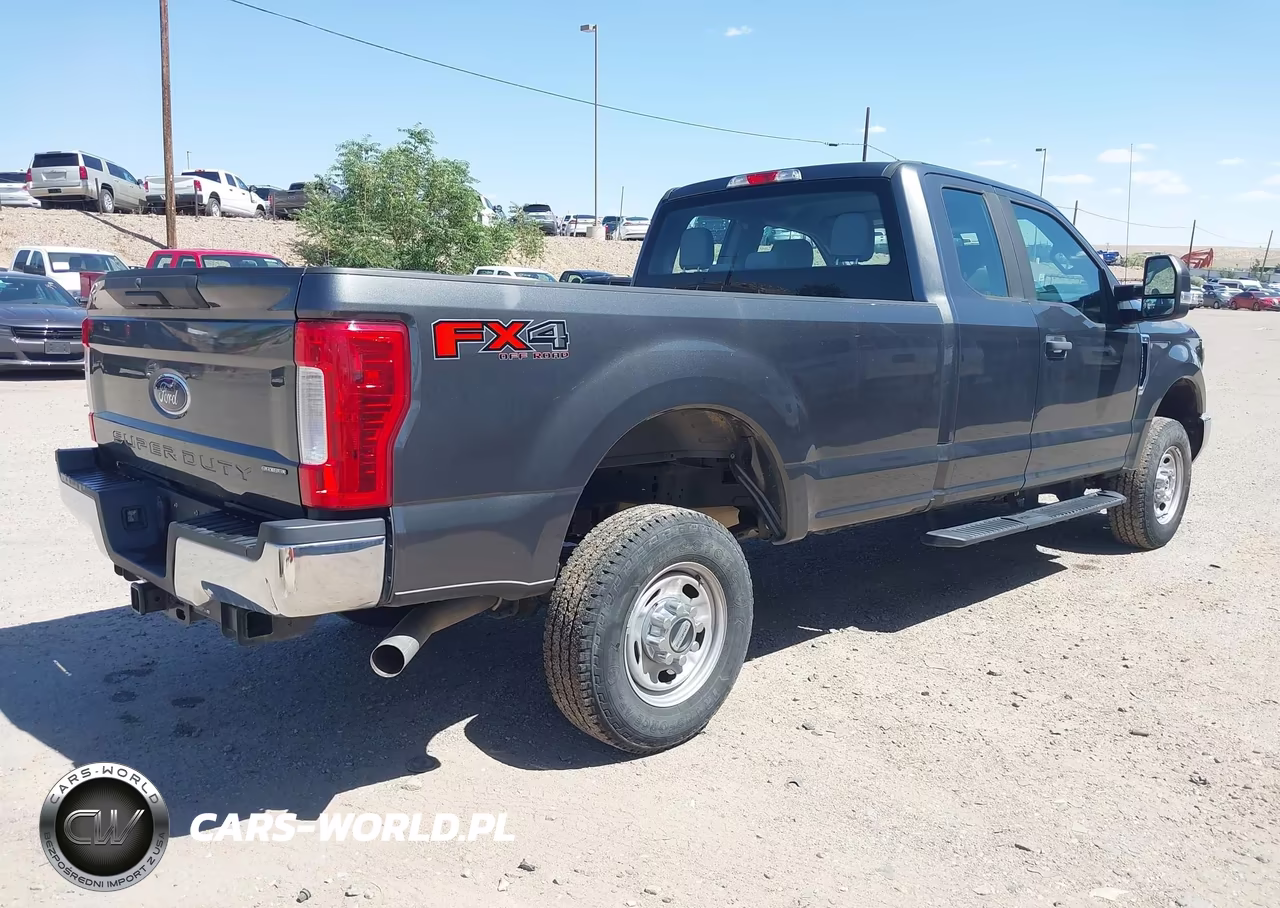 2018 Ford F-250 Lariat-Xl-Xlt VIN:1FT7X2B60JEC69952 - 4
