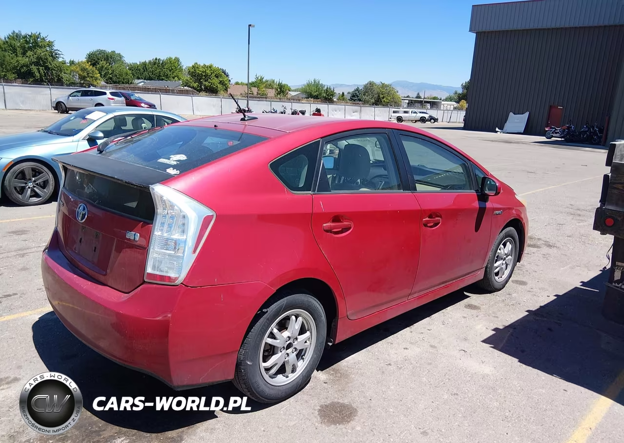 2011 Toyota Prius Three VIN:JTDKN3DU4B0261384 - 4
